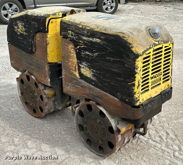 image for item DX0637 2004 Wacker Nueson RT trench compactor