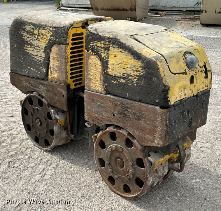 image for item DX0637 2004 Wacker Nueson RT trench compactor