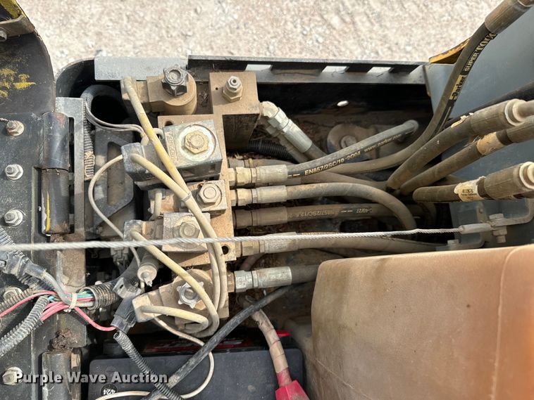 image for item DX0637 2004 Wacker Nueson RT trench compactor