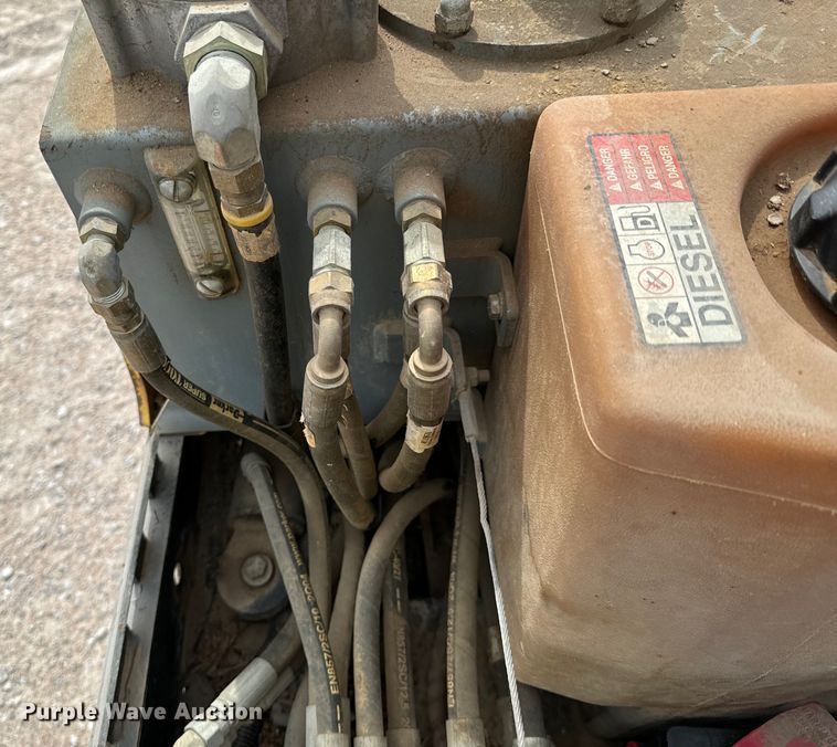 image for item DX0637 2004 Wacker Nueson RT trench compactor