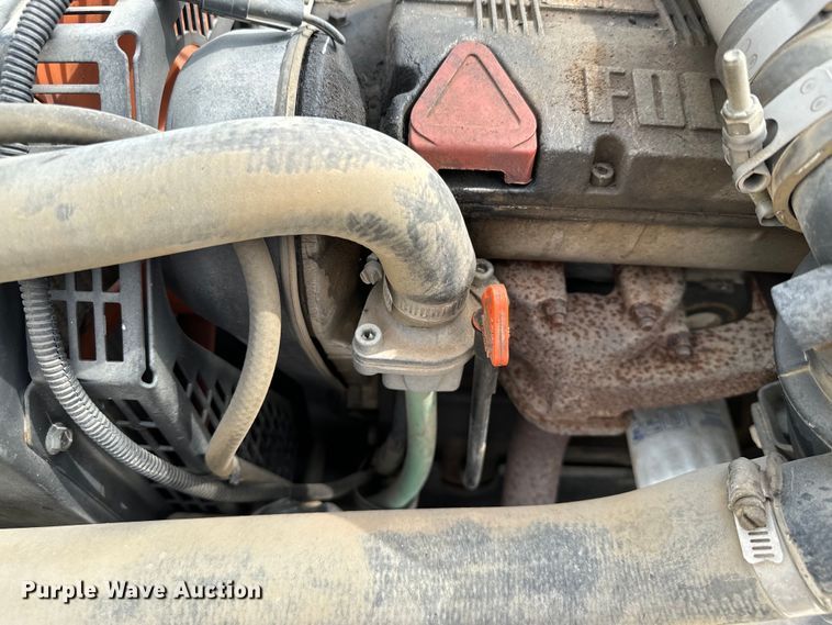 image for item DX0637 2004 Wacker Nueson RT trench compactor