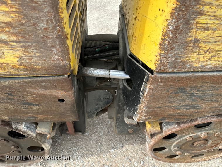 image for item DX0637 2004 Wacker Nueson RT trench compactor