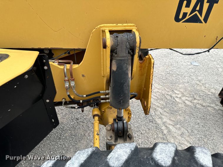image for item DX0638 2005 Caterpillar TH460B telehandler
