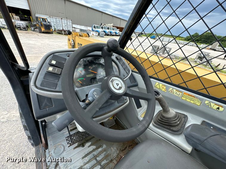 image for item DX0638 2005 Caterpillar TH460B telehandler