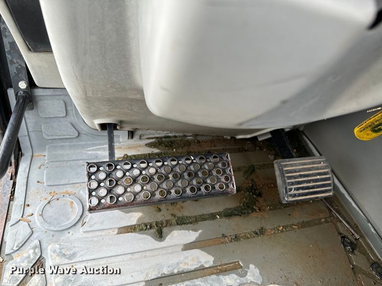 image for item DX0638 2005 Caterpillar TH460B telehandler