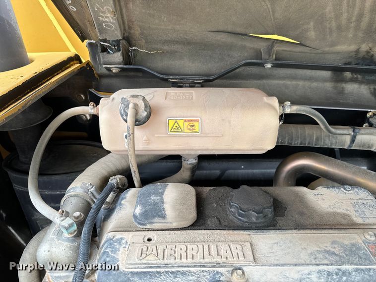 image for item DX0638 2005 Caterpillar TH460B telehandler