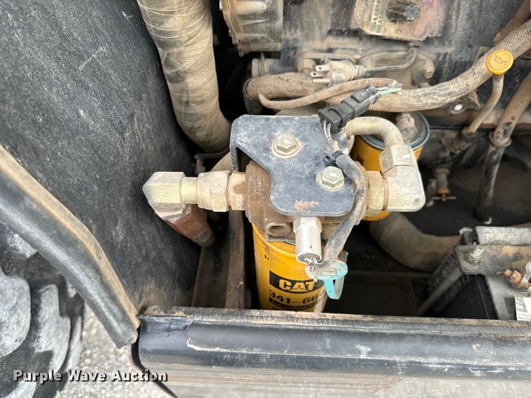 image for item DX0638 2005 Caterpillar TH460B telehandler