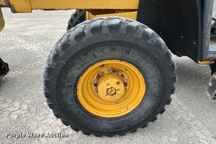 image for item DX0638 2005 Caterpillar TH460B telehandler