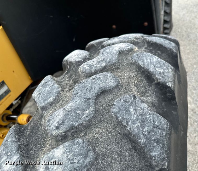 image for item DX0638 2005 Caterpillar TH460B telehandler