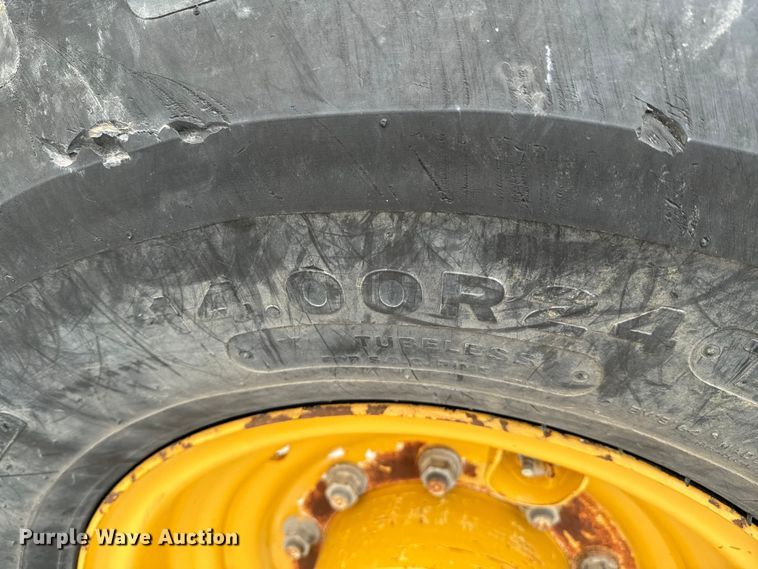 image for item DX0638 2005 Caterpillar TH460B telehandler