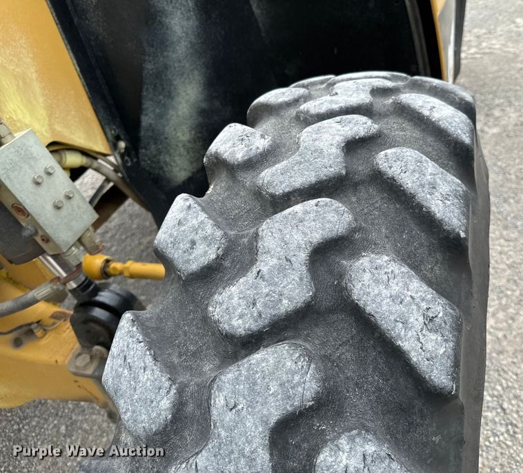 image for item DX0638 2005 Caterpillar TH460B telehandler