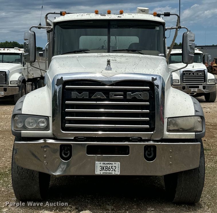 image for item DX0639 2017 Mack GU713 dump truck
