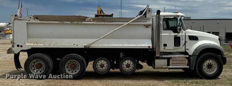 image for item DX0639 2017 Mack GU713 dump truck