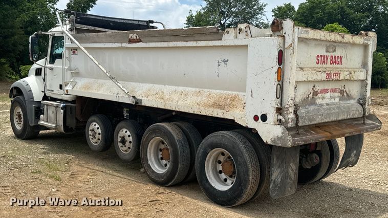 image for item DX0639 2017 Mack GU713 dump truck