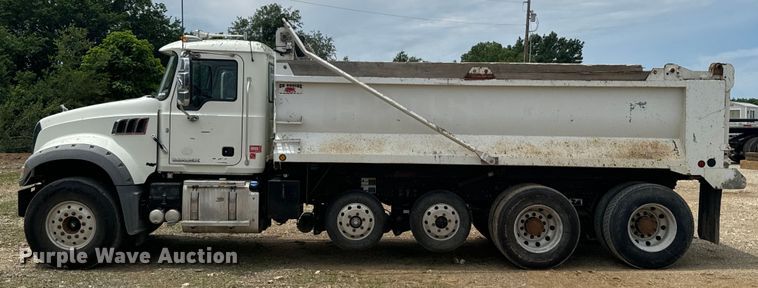 image for item DX0639 2017 Mack GU713 dump truck