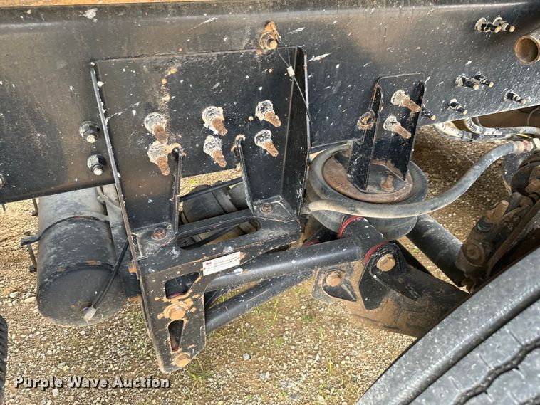 image for item DX0639 2017 Mack GU713 dump truck