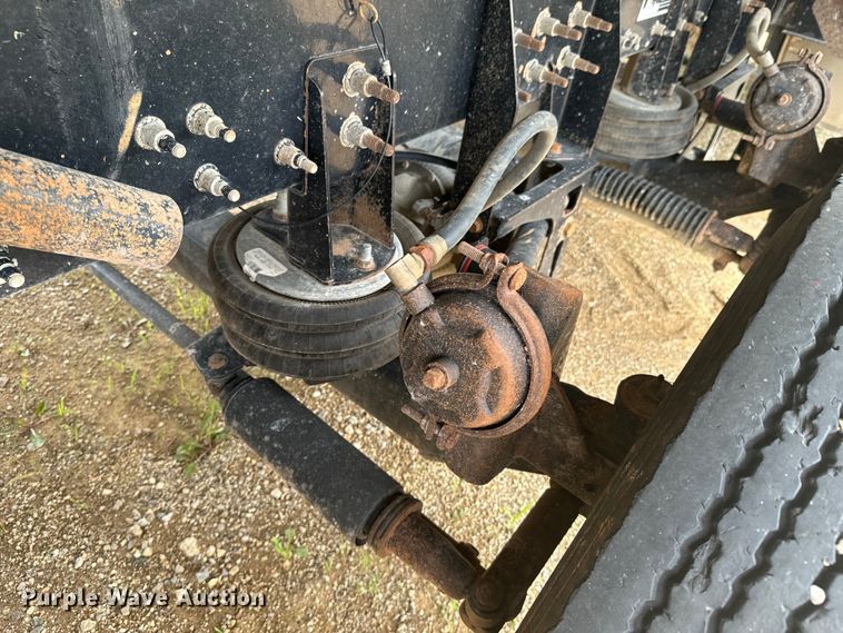 image for item DX0639 2017 Mack GU713 dump truck