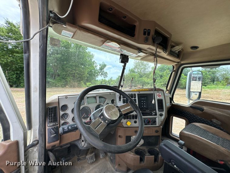 image for item DX0639 2017 Mack GU713 dump truck