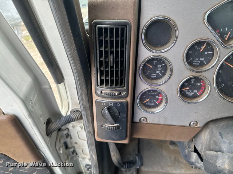 image for item DX0639 2017 Mack GU713 dump truck