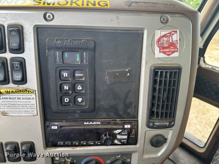 image for item DX0639 2017 Mack GU713 dump truck