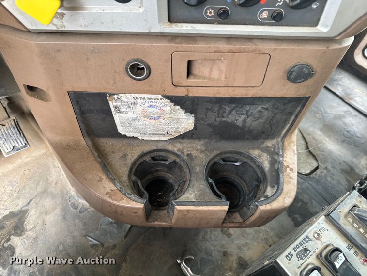 image for item DX0639 2017 Mack GU713 dump truck