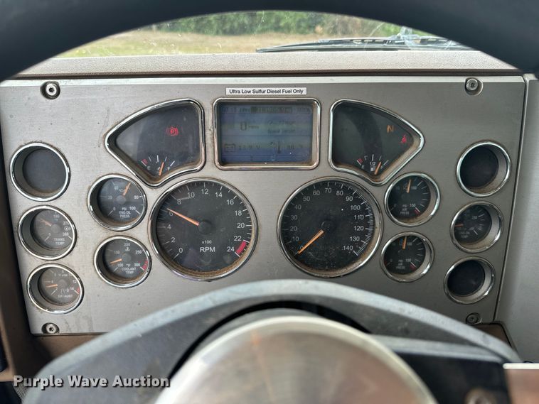 image for item DX0639 2017 Mack GU713 dump truck