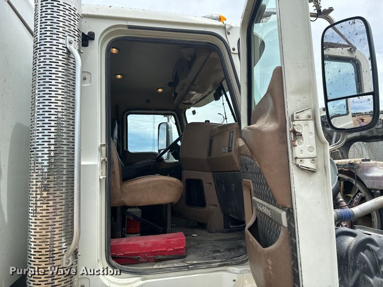 image for item DX0639 2017 Mack GU713 dump truck