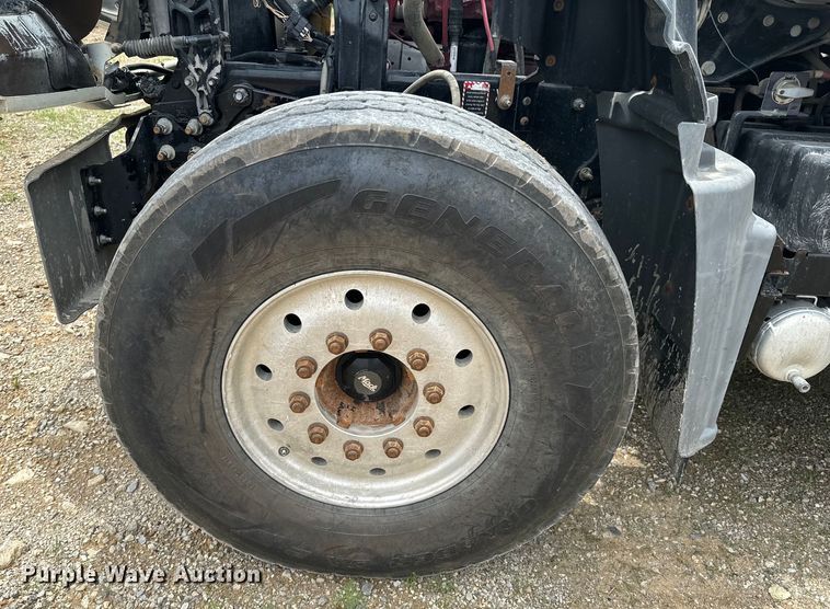 image for item DX0639 2017 Mack GU713 dump truck