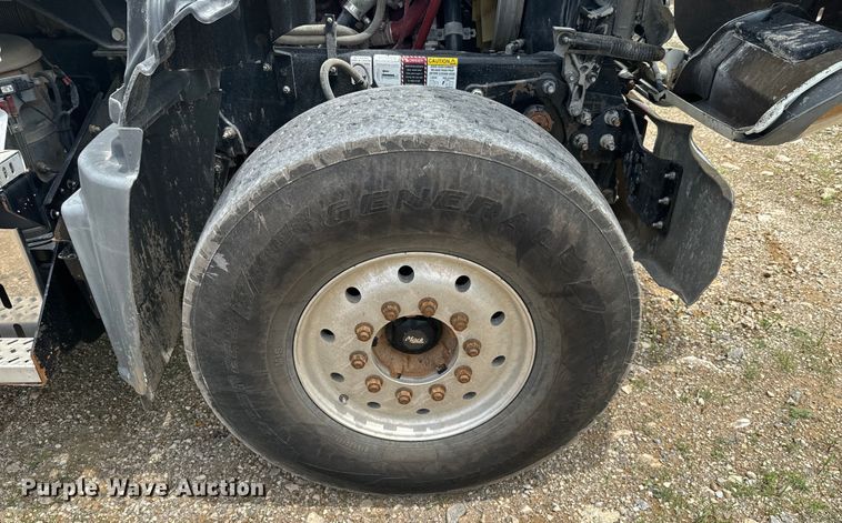 image for item DX0639 2017 Mack GU713 dump truck