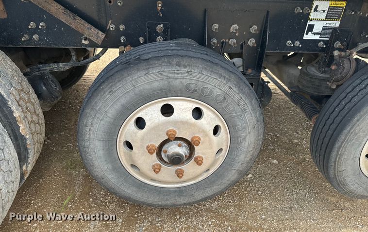 image for item DX0639 2017 Mack GU713 dump truck