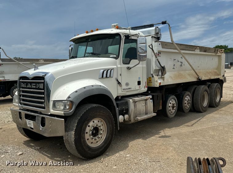 image for item DX0640 2017 Mack GU713 dump truck