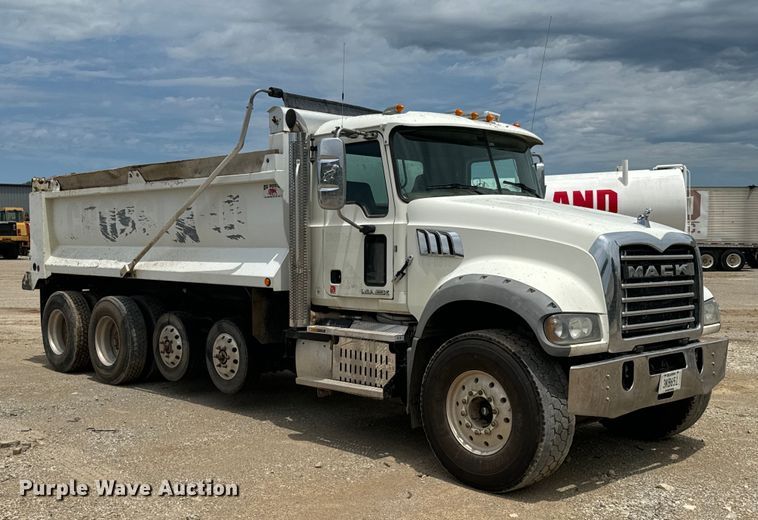 image for item DX0640 2017 Mack GU713 dump truck