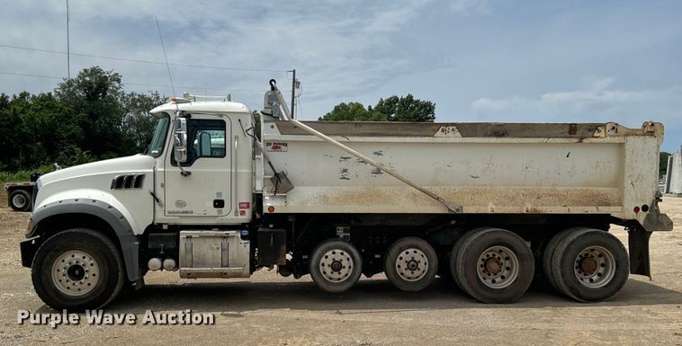 image for item DX0640 2017 Mack GU713 dump truck