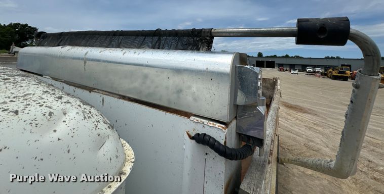 image for item DX0640 2017 Mack GU713 dump truck