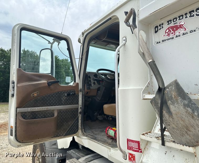 image for item DX0640 2017 Mack GU713 dump truck