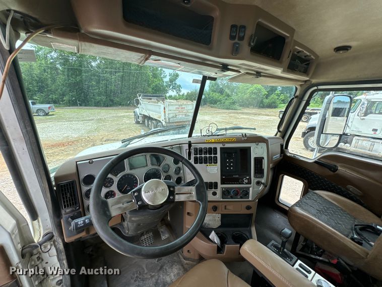 image for item DX0640 2017 Mack GU713 dump truck