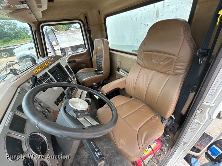 image for item DX0640 2017 Mack GU713 dump truck