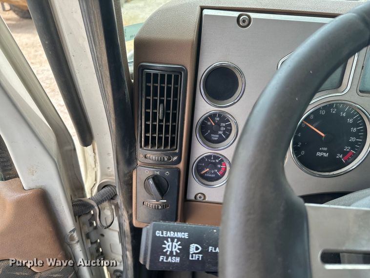 image for item DX0640 2017 Mack GU713 dump truck