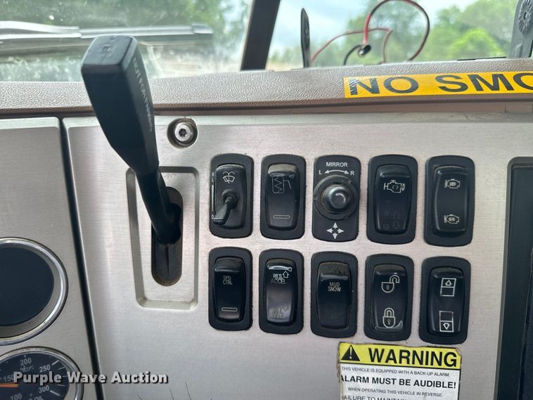 image for item DX0640 2017 Mack GU713 dump truck