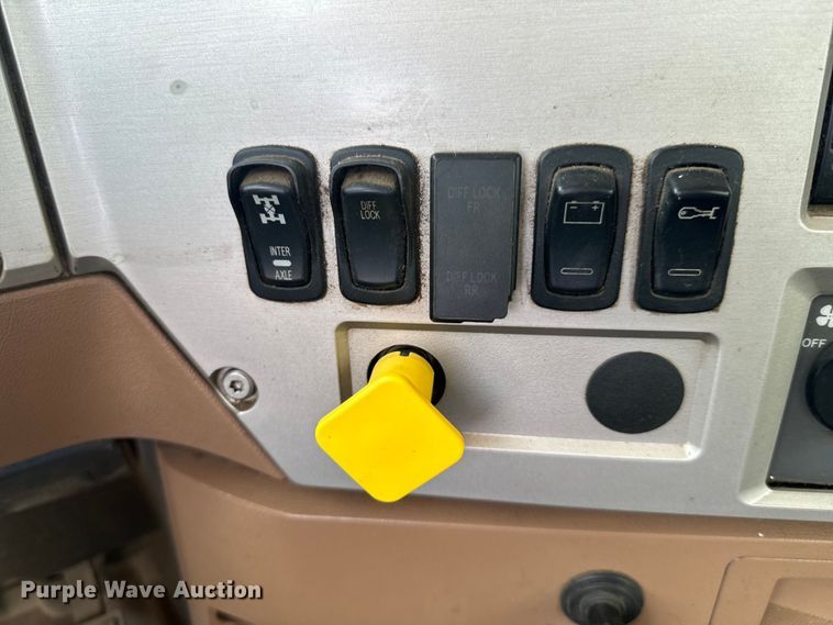 image for item DX0640 2017 Mack GU713 dump truck