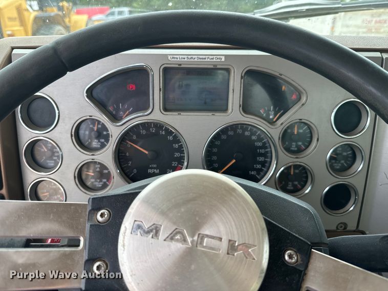 image for item DX0640 2017 Mack GU713 dump truck