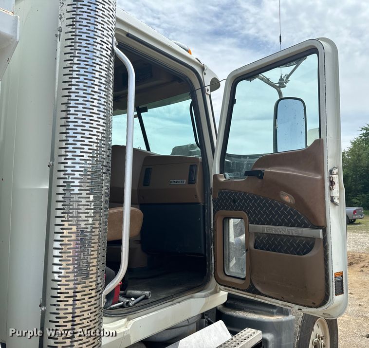 image for item DX0640 2017 Mack GU713 dump truck