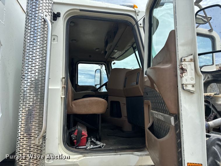 image for item DX0640 2017 Mack GU713 dump truck