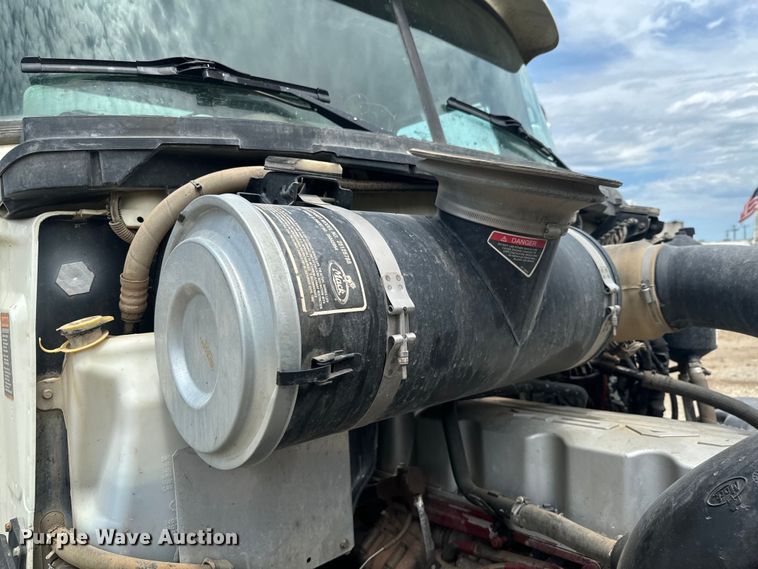 image for item DX0640 2017 Mack GU713 dump truck