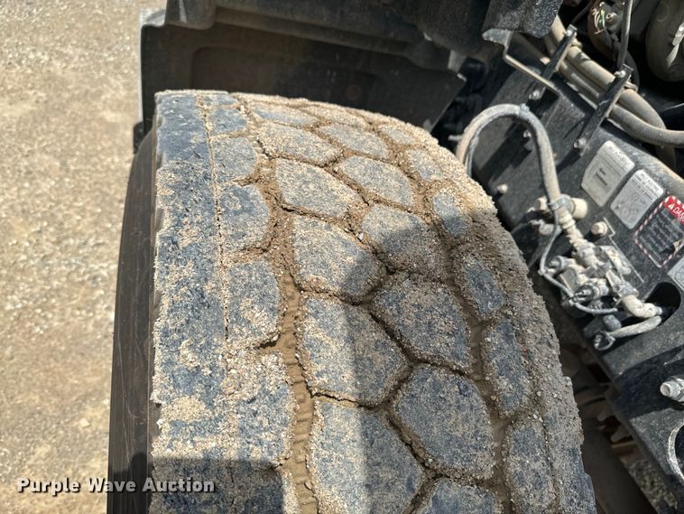 image for item DX0640 2017 Mack GU713 dump truck