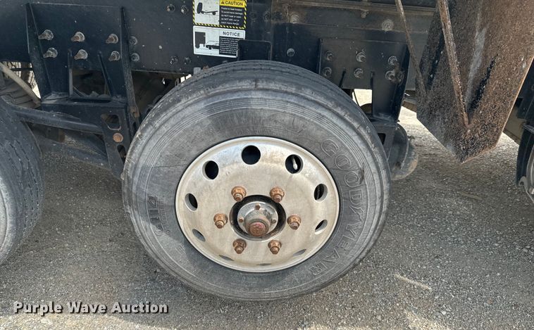 image for item DX0640 2017 Mack GU713 dump truck