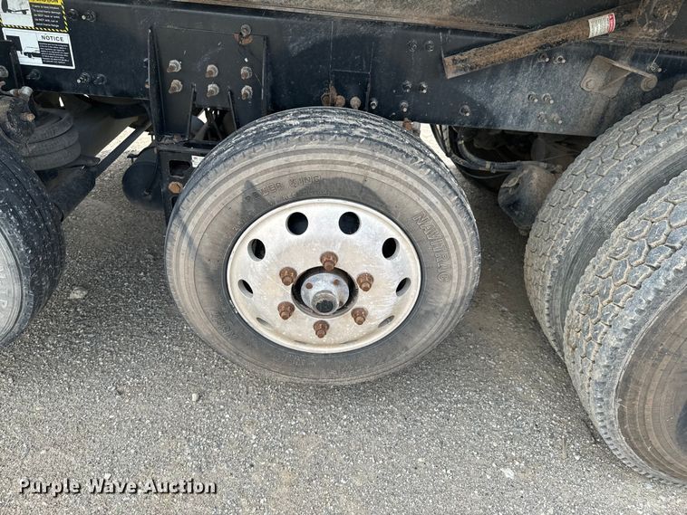 image for item DX0640 2017 Mack GU713 dump truck