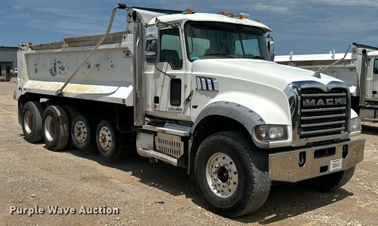 image for item DX0641 2017 Mack GU713 dump truck