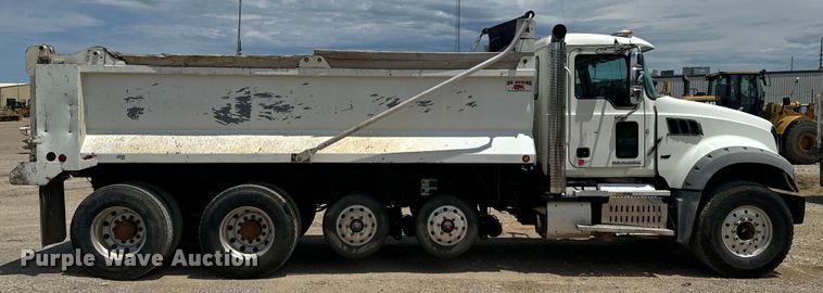 image for item DX0641 2017 Mack GU713 dump truck