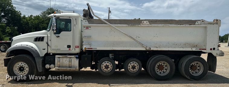 image for item DX0641 2017 Mack GU713 dump truck